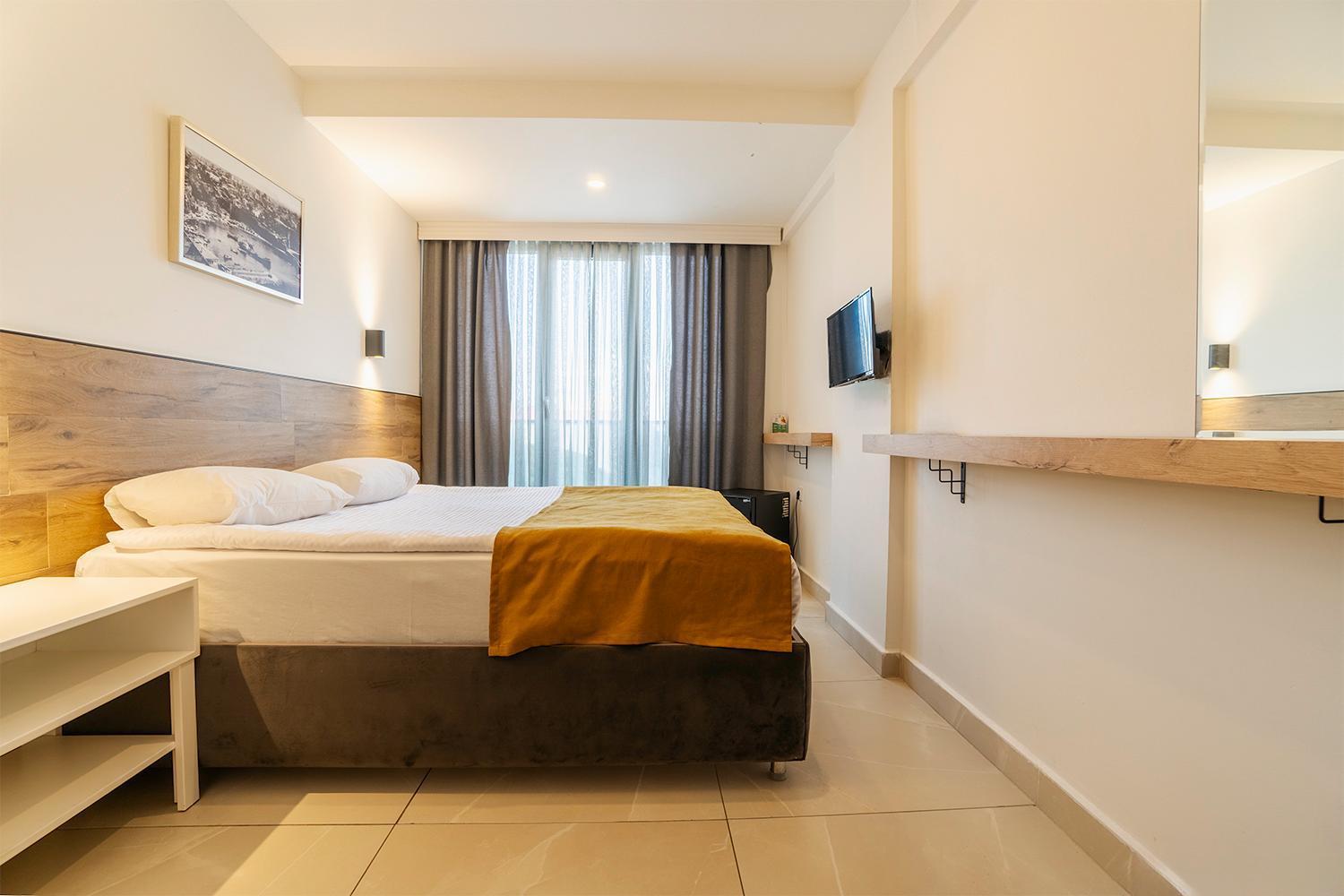 Tut Hotel อันตัลยา ภายนอก รูปภาพ